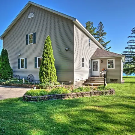 Waterfront Vandalia House w/ Dock on Donnell Lake!