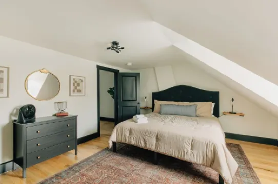 Stunning 5 BR - Heart of Downtown