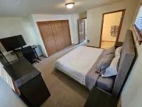 Single-Level Retreat-BBQ & King Bed!! Tesla Charger & Wifi! Pet-Friendly!
