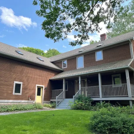 Charming Garden Cottage Near Bar Harbor village and Acadia National Park