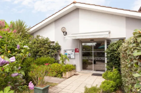 Best Western Hôtel du Phare メリニャックのホテル