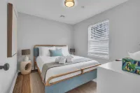 2 Min to Beach with Towels+ Linens,  AC,  BBQ Grill,  Keurig Coffee