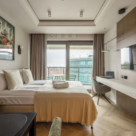 Lily Apart - Rooftop Terrace Apartments by the Shipyard Отели рядом с достопримечательностью «Торговый центр Мэдисон»