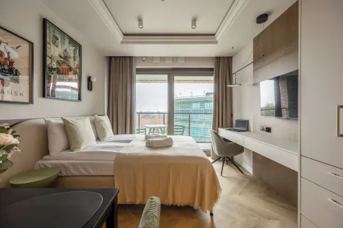 Lily Apart - Rooftop Terrace Apartments by the Shipyard