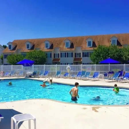 SERENITY NOW! Beach, Pools & Tennis!