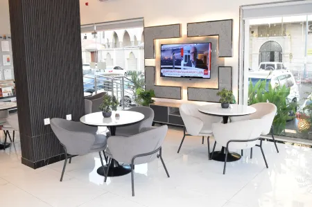 Almawasem Alarbaa Hotel Suites Отели в г. Табук