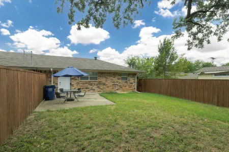 Pet & Family-Friendly Stay Near DFW Airport