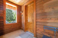 Aspen Hideaway by Avantstay Walk to Aspen, Near Slopes + Pool & Hot Tub Access