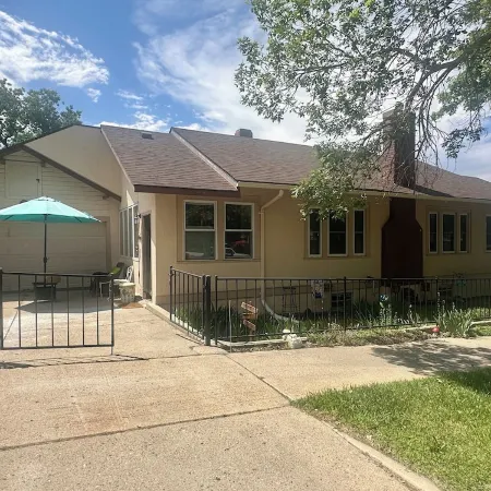 Spacious Vintage Getaway. Walkable!