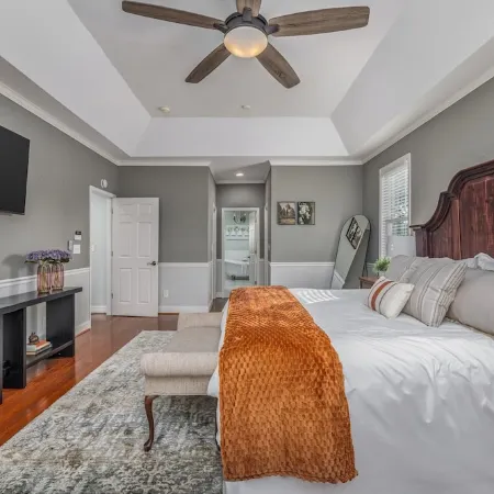 10BR Estate / Dome Pool / Pickleball / Sauna / Theater / Arcade / Sleeps 33