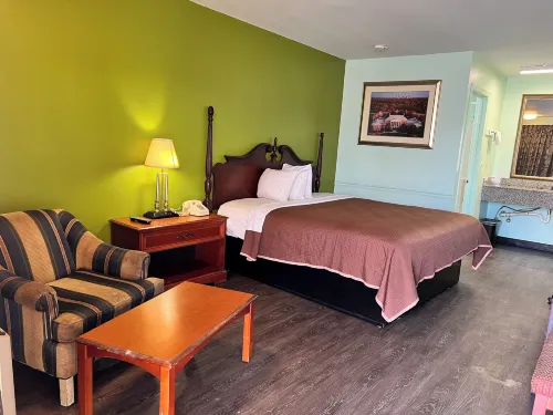 Travelers Inn Hotels in Meadows