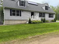 Comfortable and Spacious Home: Entertainment Room, Gym + Large Deck and Patio