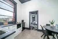 Romano's Hotel & Suites Wagga Wagga Hotels near Kapooka Training Ground