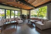 Cottage House - Adult Only