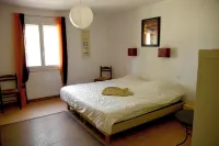 Countryside house located in an olive grove, very quiet, wonderful scenery