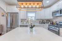 2-bedroom apartment in brilliant Montclair with AC, WiFi Hotels in Montclair