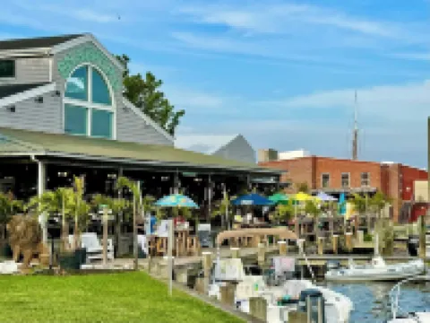 Station House East: Upscale Loft in the Historic District Cambridge, MD 劍橋酒店