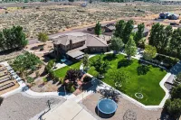 50 miles from Zions Park/Desert Oasis with hot-tub Hotels in Cane Beds