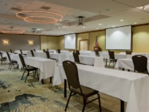 DoubleTree by Hilton Hotel Newark Hotels in Newark