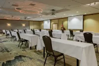 DoubleTree by Hilton Hotel Newark فنادق في Newark