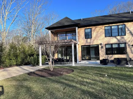 New construction, 4-bedroom house with, fitness room in lovely Bridgehampton Отели рядом с достопримечательностью «Sag Harbor Historical Museum: The Annie Cooper Boyd House»