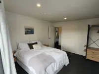Rooftop Apartments Hotels in Raglan