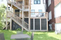 Lakefront Downtown Apartment