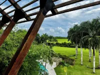 Elegant penthouse w/ stunning view over Dye Fore Golf & close to Altos de Chavón