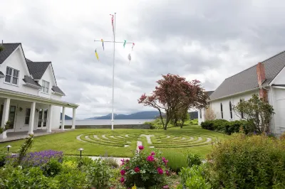 Water Views and Open Floor Plan - Charming Retreat Hotels near Moran State Park