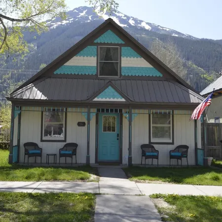 Spacious Mountain Retreat in Silverton – Perfect for Groups & Families