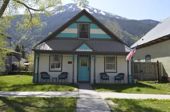 Spacious Mountain Retreat in Silverton – Perfect for Groups & Families