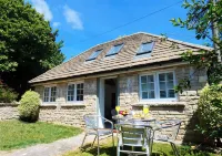 Detached Studio. Sleeps 2, pet friendly, with parking Hotel in zona Lulworth Cove