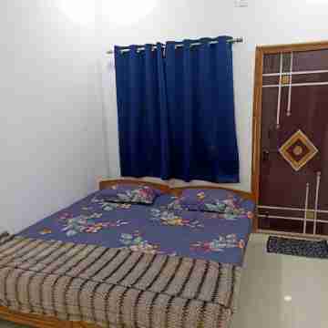 F1 bedroom hill view unit with covered parking Rooms