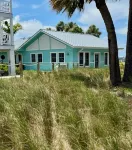 Coral Cottage~Family with kids~Pet Friendly~Stunning Views~pool~beach gear