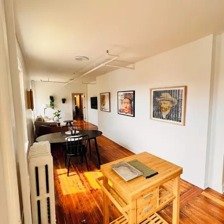 Midcentury Unit Downtown Des Moines near Wells Fargo