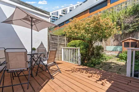 2 Bedroom House | Close to Bromley South Station | Free Parking