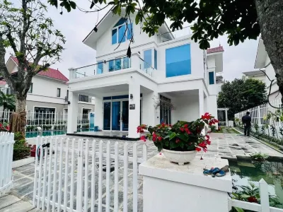 Unwind 5BR Villas at Xanh Villas Resort Hôtels à : District de Thach That