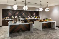 DoubleTree by Hilton Jamestown - breakfast