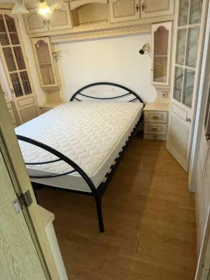 Caravan by pond - ideal for expats, entrepreneurs & rest seekers! Hotel a Geraardsbergen