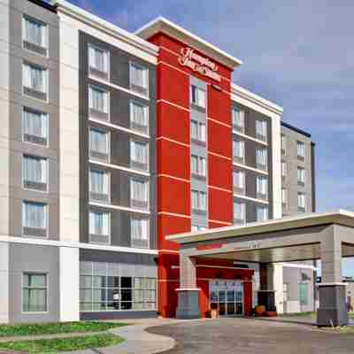 Hampton Inn & Suites by Hilton-Grande Prairie, Alberta Hotel Exterior