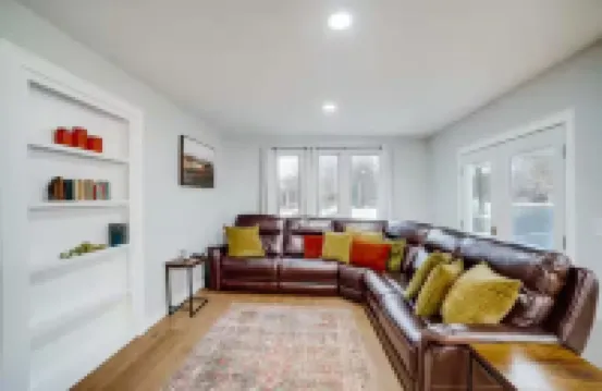 The luxurious Jackass Manor