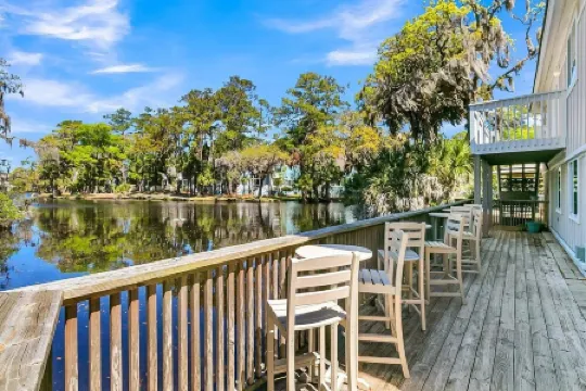Modern Edisto Beach Cottage - Near Golf & Resort - Includes Amenities - Sleeps 4