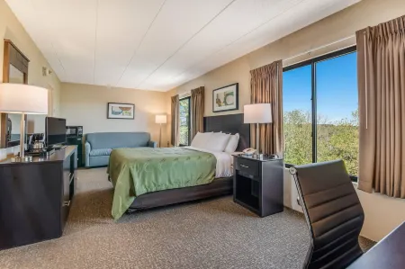 Quality Inn Portsmouth West End Отели рядом с достопримечательностью «Парк штата Рай Харбор»