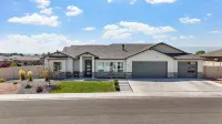 Casa de Vista-Grand Junction Stay with Stunning Mountain Views