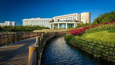 Grand Luxxe Suite -Nuevo Vallarta - 1BR Suite + Exclusive & Member Benefits