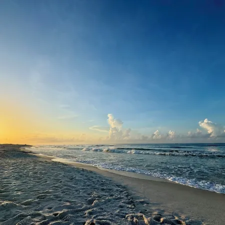Gulf View Condo with a King Bed, Bunk Setup, and L-Shaped Balcony in Perdido Key