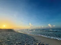 Gulf View Condo with a King Bed, Bunk Setup, and L-Shaped Balcony in Perdido Key - 3성급