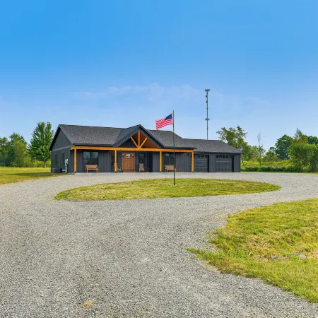 3 Mi to St Lawrence River Spacious Ranch Home