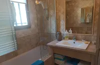 Private pool, View of the Esterel, haven of peace, south facing