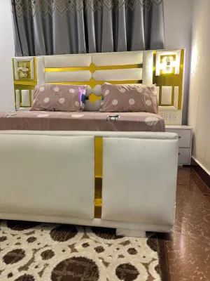 Charming 1-bedroom apartment in lovely Dar es Salaam with AC, WiFi Hotels in 